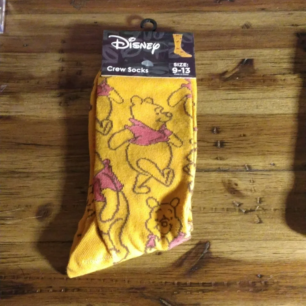 Disney Men's Crew Socks - Yellow and Cream